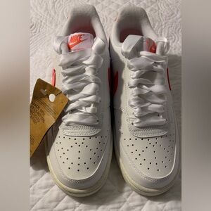 SOLD‼️ Nike Court Vision Low